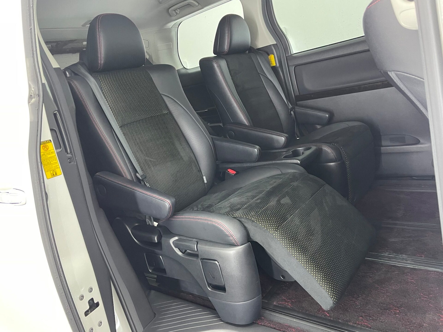 Used Toyota Vellfire 2014 for sale - 75912810: Photo 16