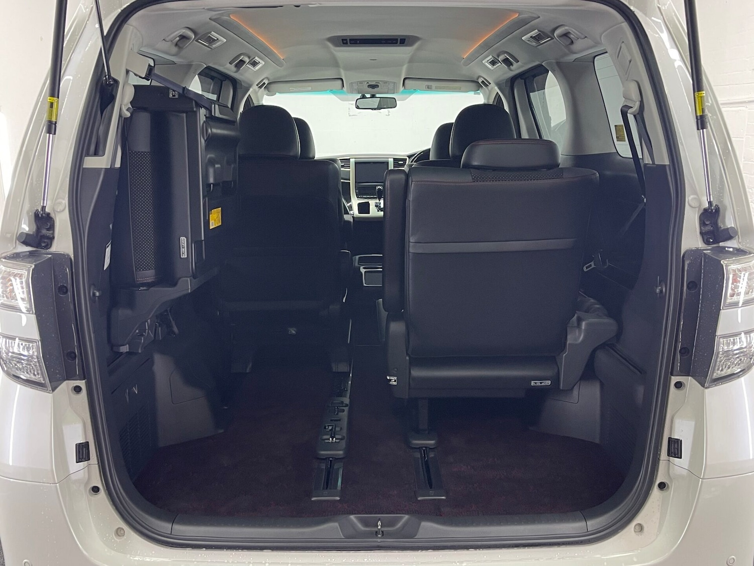 Used Toyota Vellfire 2014 for sale - 75912810: Photo 19