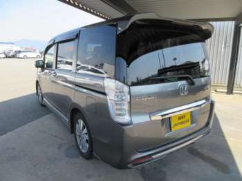 Used Honda Stepwagon 2013 for sale - 74993119: Photo
