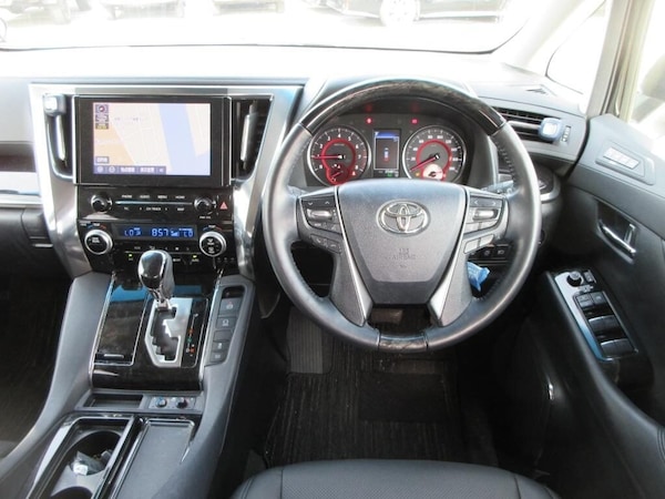 Used Toyota Alphard 2023 for sale - 74824700: Photo 11