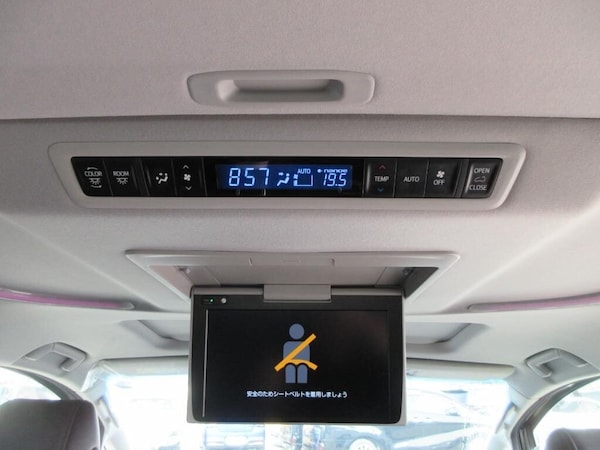 Used Toyota Alphard 2023 for sale - 74824700: Photo 34