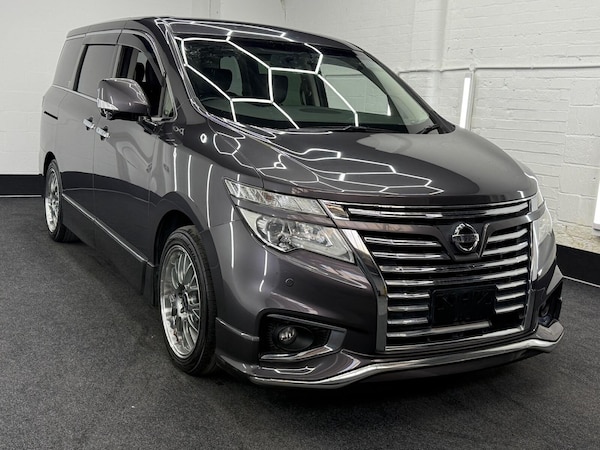 Used Nissan Elgrand 2016 for sale - 73850052: Photo 2