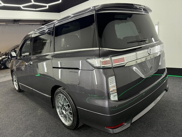 Used Nissan Elgrand 2016 for sale - 73850052: Photo 7