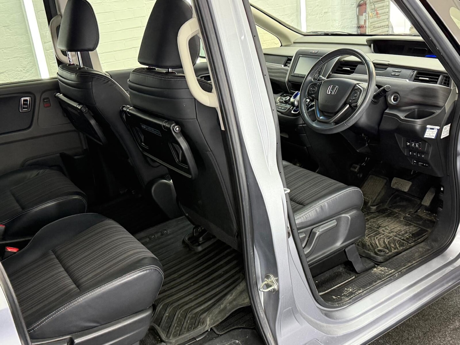 Used Honda Freed 2017 for sale - 77039008: Photo 10