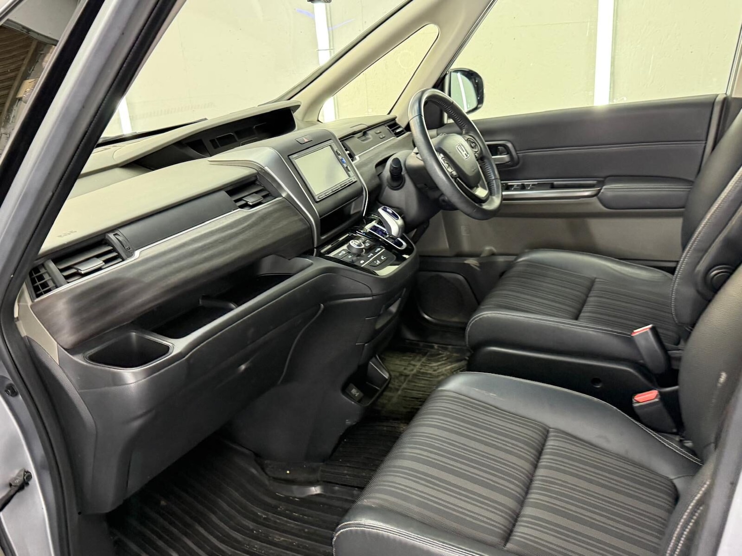 Used Honda Freed 2017 for sale - 77039008: Photo 5