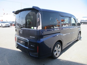 Used Honda Stepwagon 2021 for sale - 78848000: Photo