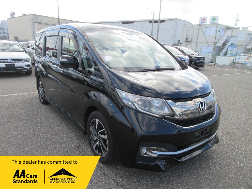 Used Honda Stepwagon 2015 for sale - 76421949: Photo 1