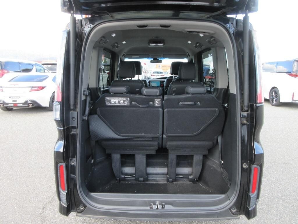 Used Honda Stepwagon 2015 for sale - 76421949: Photo 14