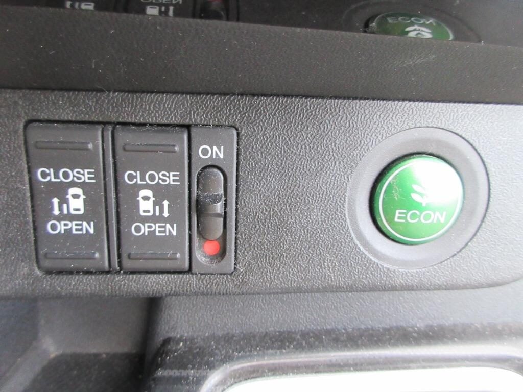 Used Honda Stepwagon 2015 for sale - 76421949: Photo 22