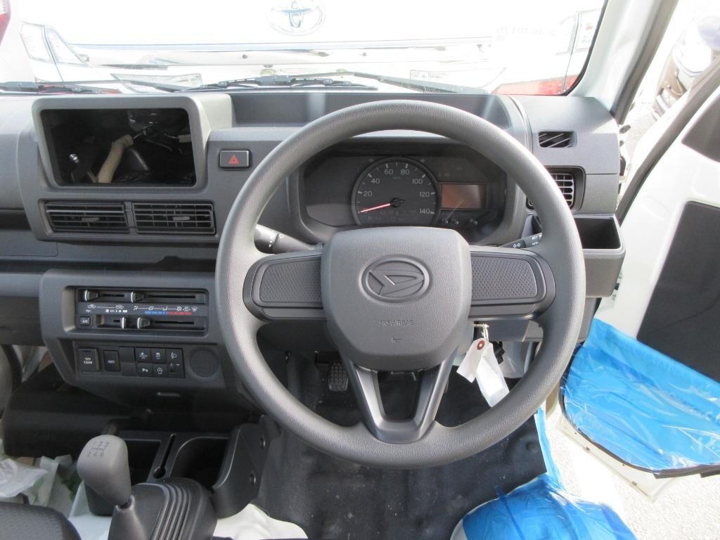 Used Daihatsu Hijet 2024 for sale - 76064030: Photo 14