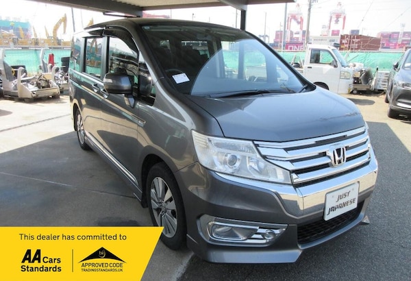 Used Honda Stepwagon 2013 for sale - 75425832: Photo 1