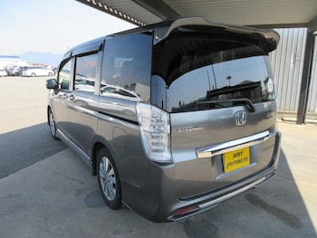 Used Honda Stepwagon 2013 for sale - 75425832: Photo