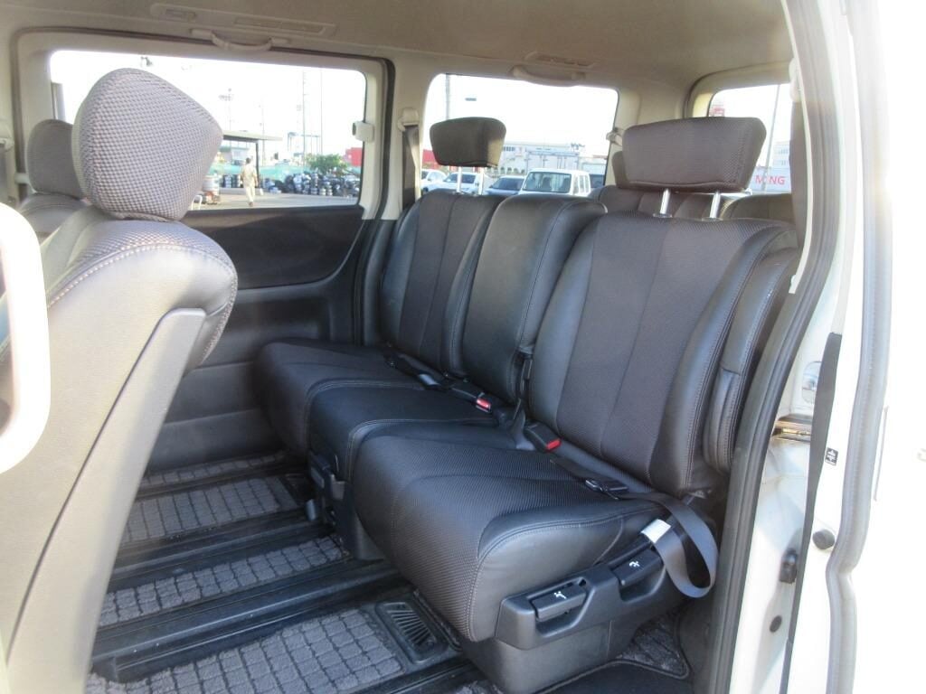 Used Nissan Elgrand 2007 for sale - 76312213: Photo 12