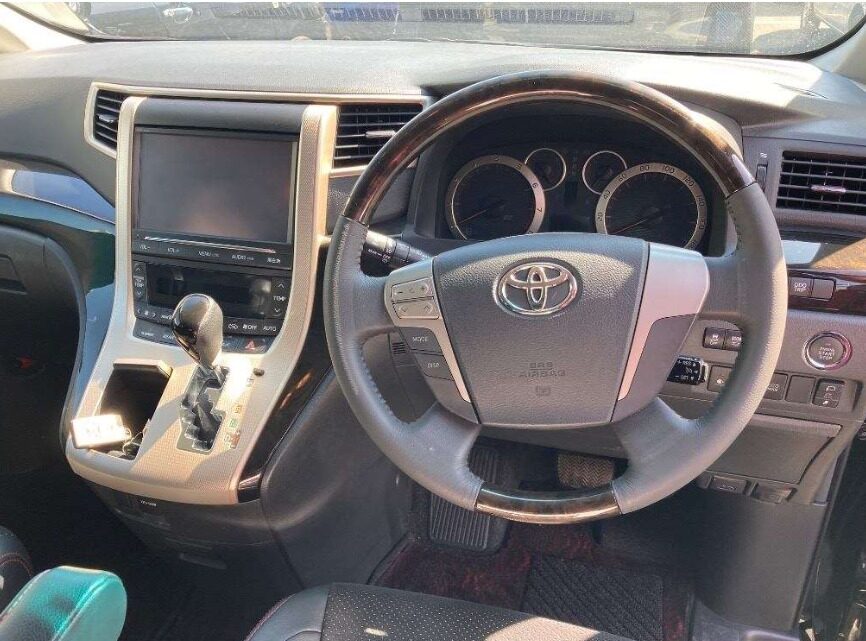 Used Toyota Vellfire 2014 for sale - 77039058: Photo 9