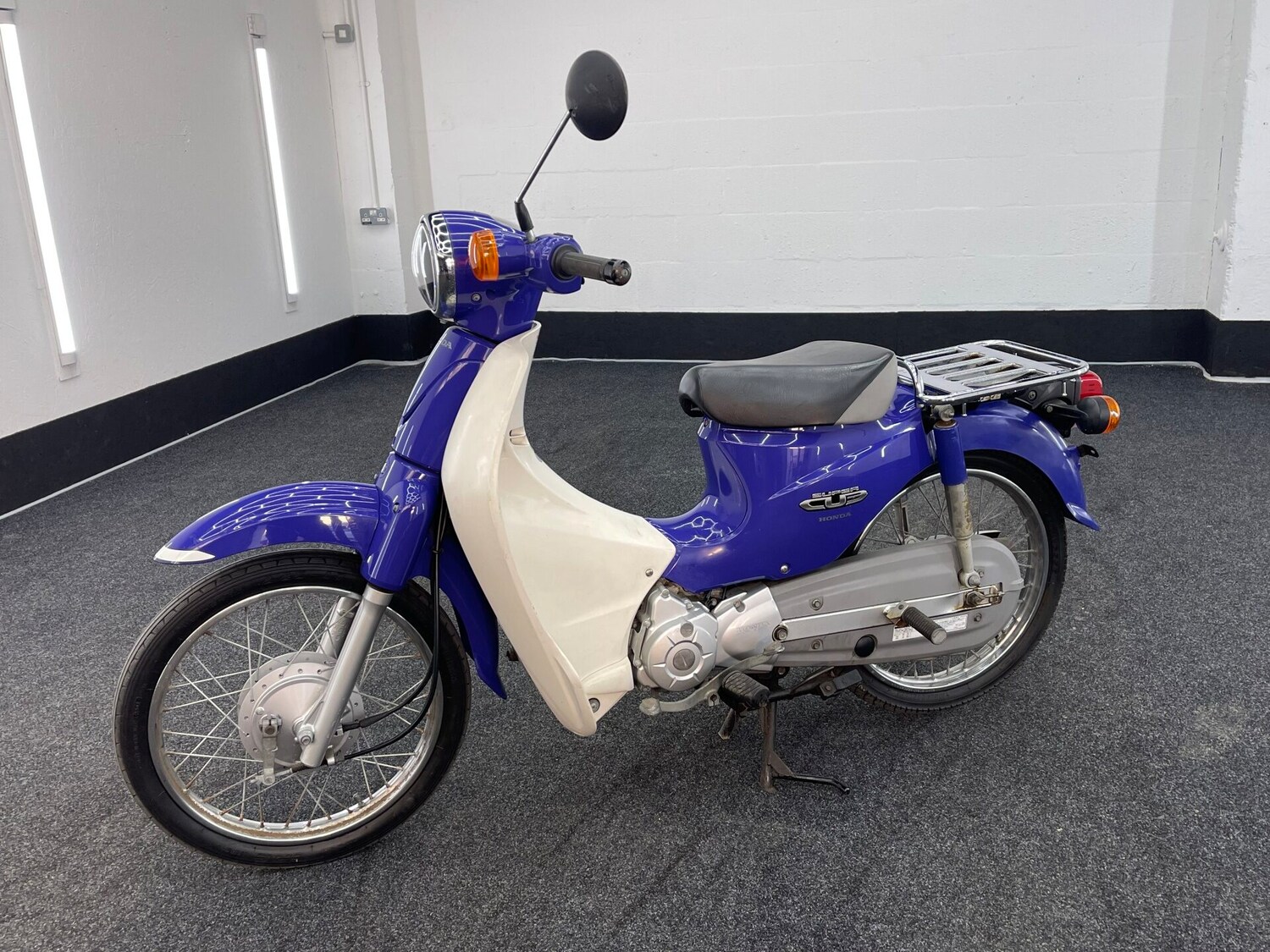 Honda C90