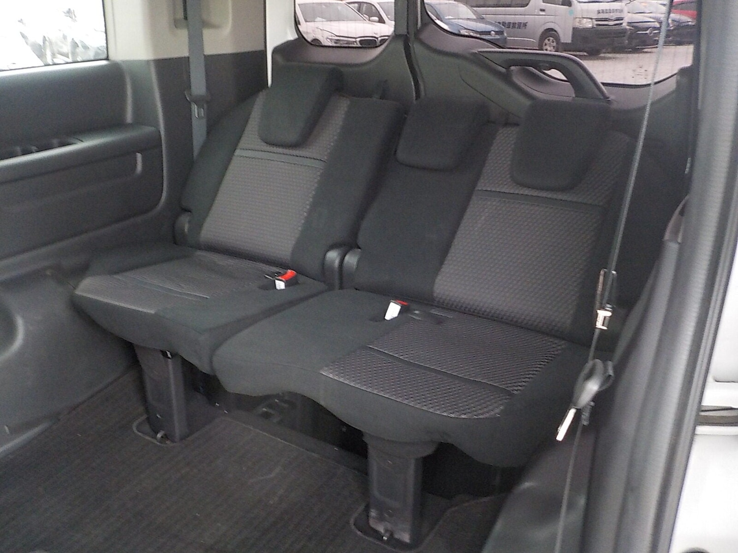 Used Honda Stepwagon 2015 for sale - 77039007: Photo 15