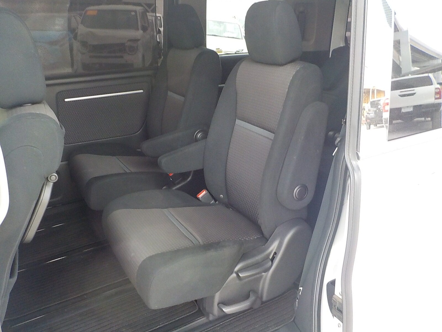 Used Honda Stepwagon 2015 for sale - 77039007: Photo 17