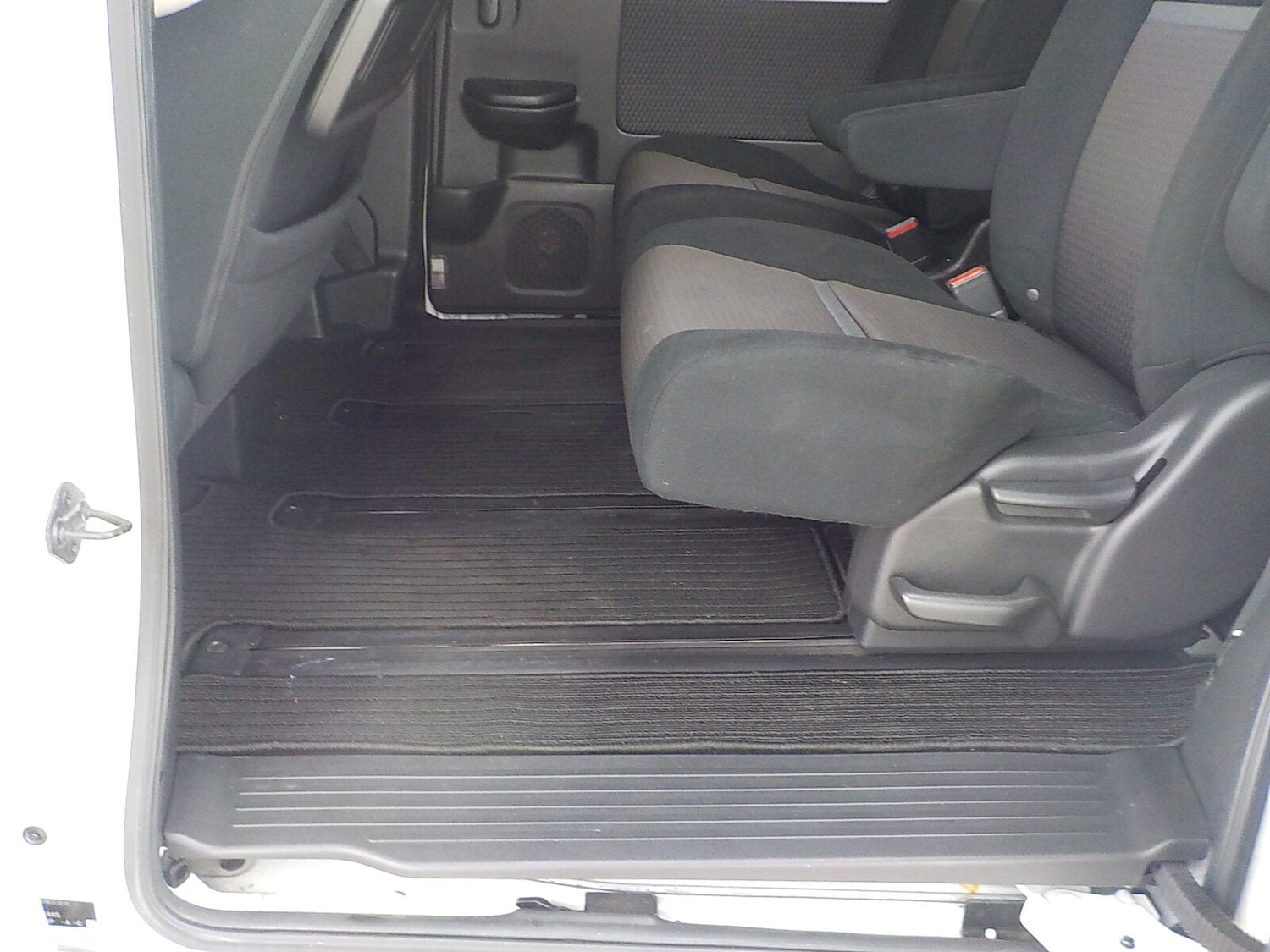 Used Honda Stepwagon 2015 for sale - 77039007: Photo 23