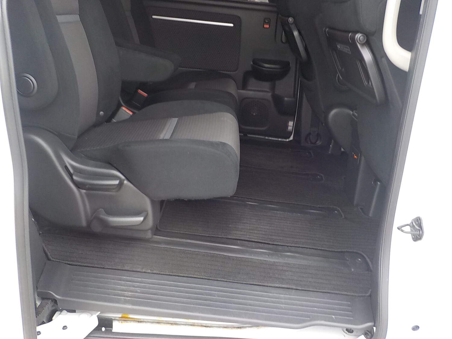 Used Honda Stepwagon 2015 for sale - 77039007: Photo 24