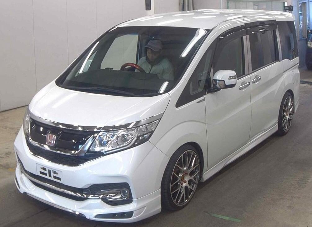 Used Honda Stepwagon 2015 for sale - 77039007: Photo 3