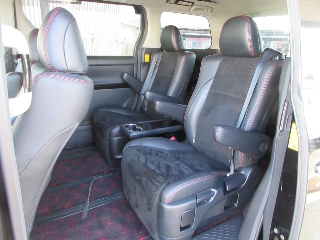 Used Toyota Vellfire 2013 for sale - 77039084: Photo 11