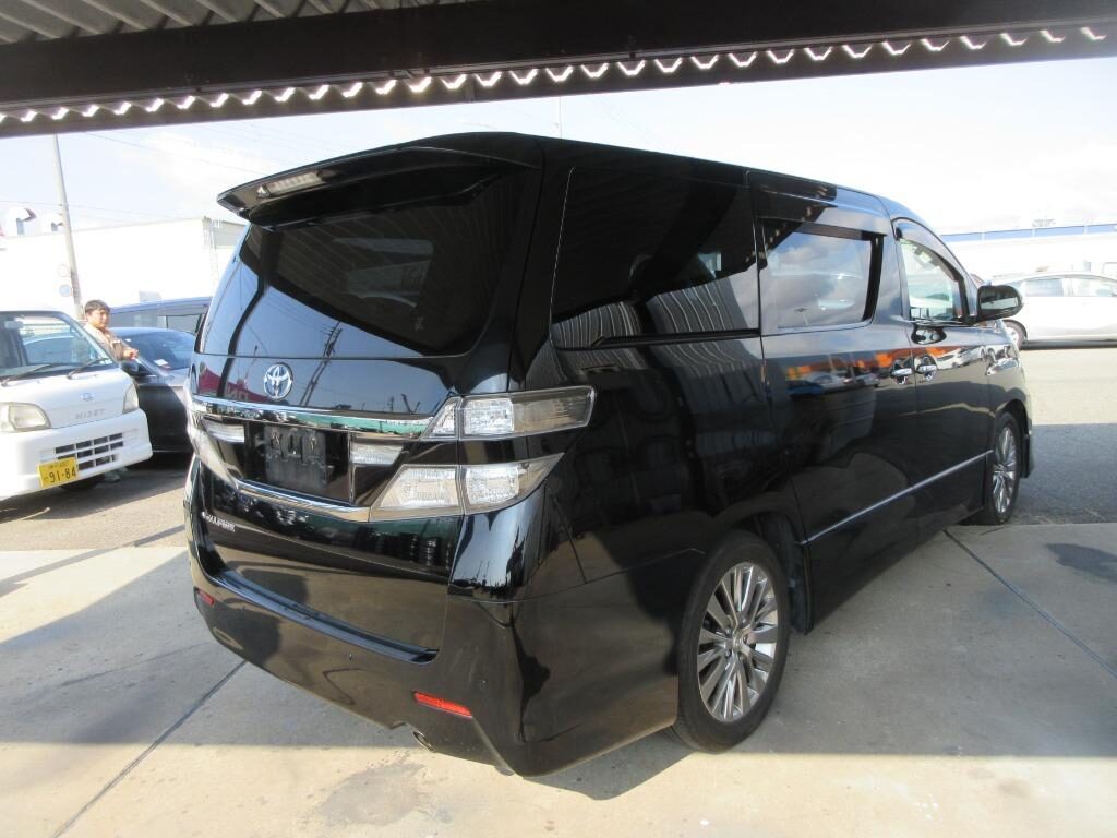 Used Toyota Vellfire 2013 for sale - 77039084: Photo 4