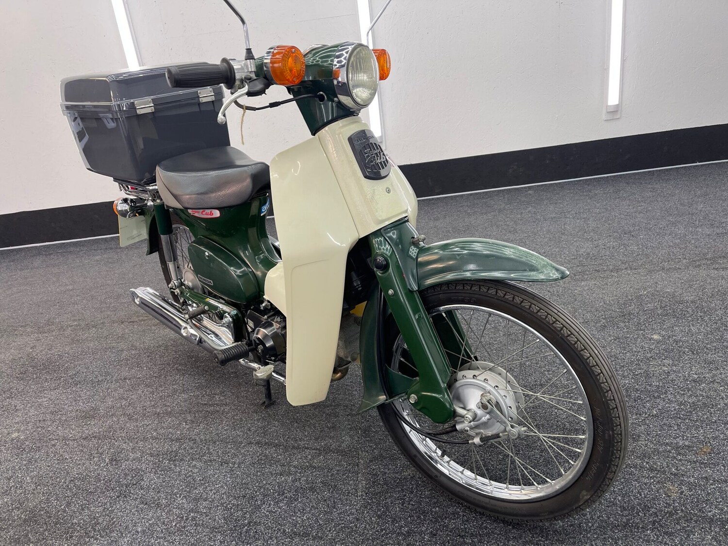 Honda C90