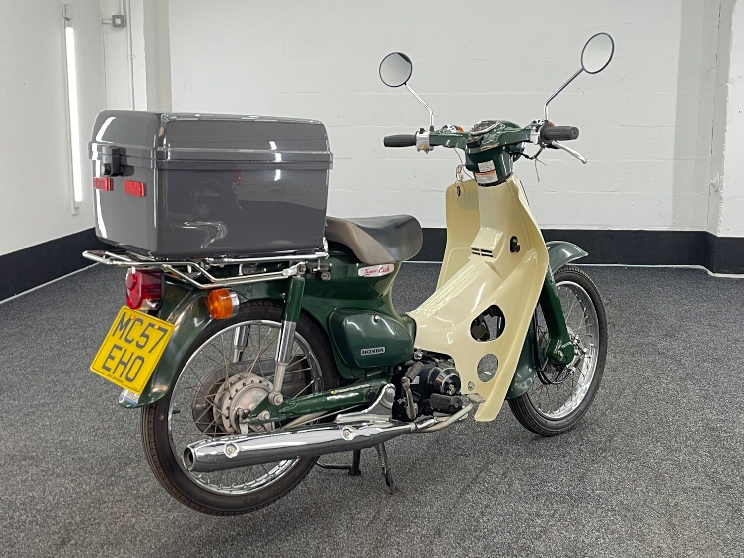 Honda C90