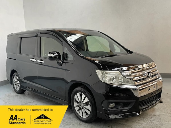 Used Honda Stepwagon 2014 for sale - 73850043: Photo 1