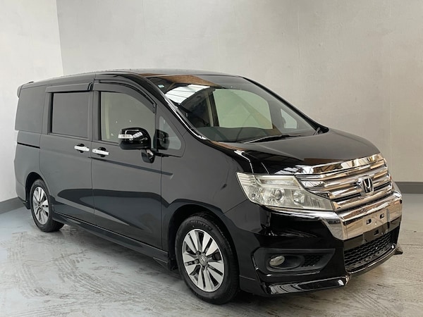 Used Honda Stepwagon 2014 for sale - 73850043: Photo 3