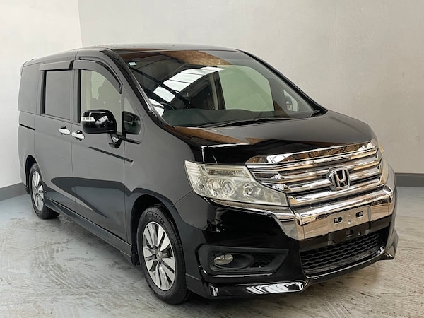 Used Honda Stepwagon 2014 for sale - 73850043: Photo 4