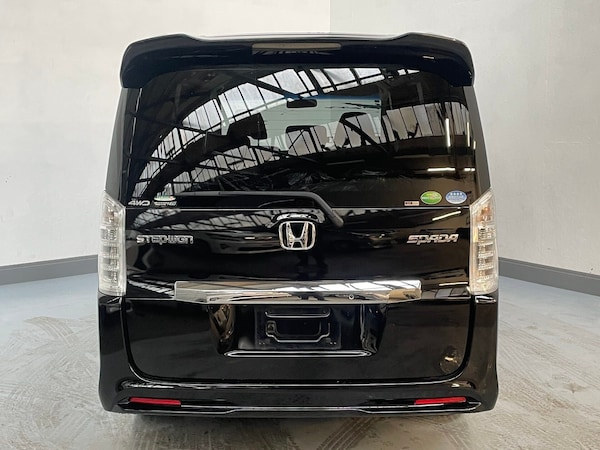 Used Honda Stepwagon 2014 for sale - 73850043: Photo 8