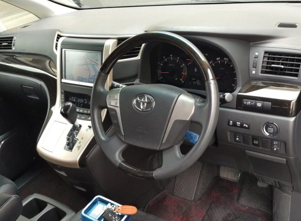 Used Toyota Vellfire 2013 for sale - 77039042: Photo 7