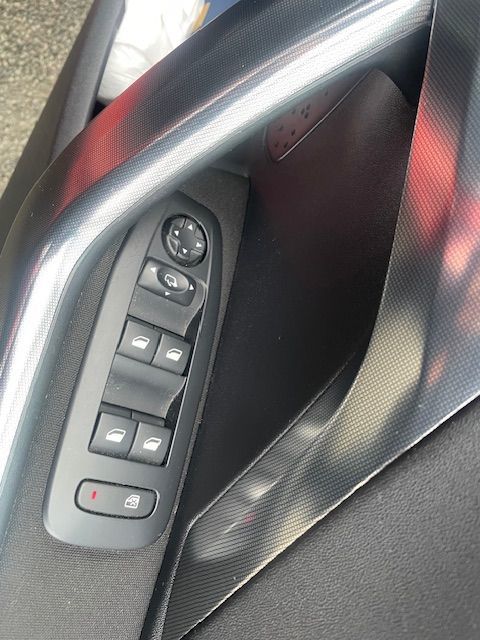 Used Peugeot 2008 2015 for sale - 77128719: Photo 13