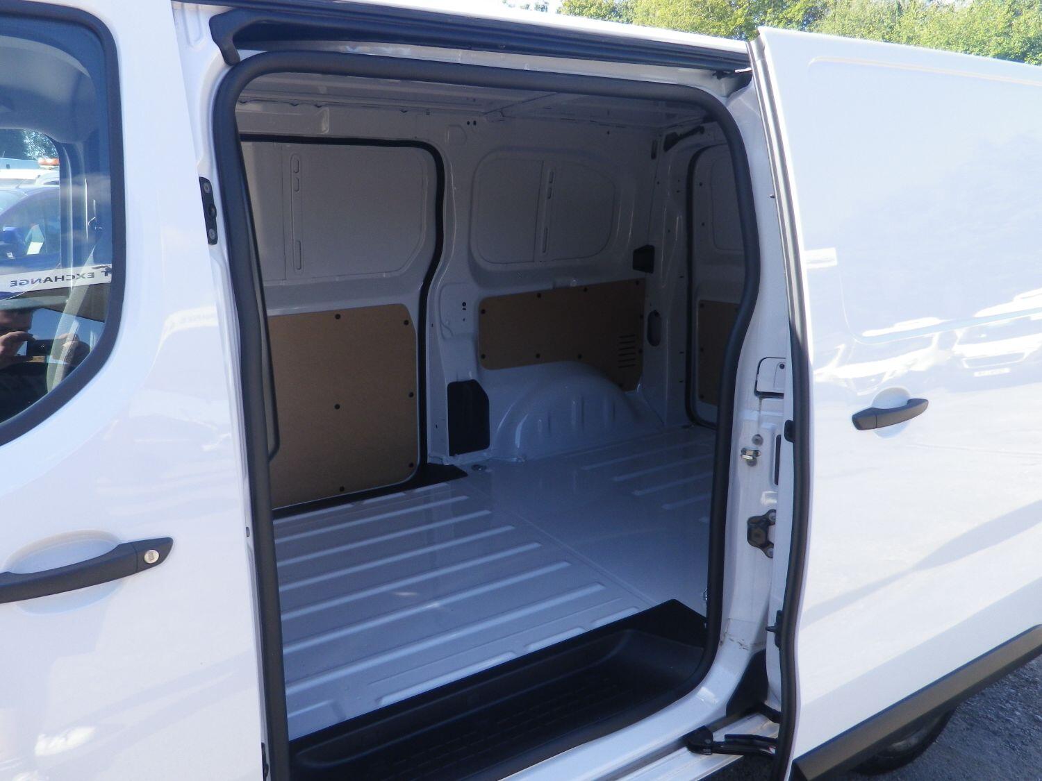 Used Vauxhall Vivaro 2023 for sale - 77089757: Photo 7