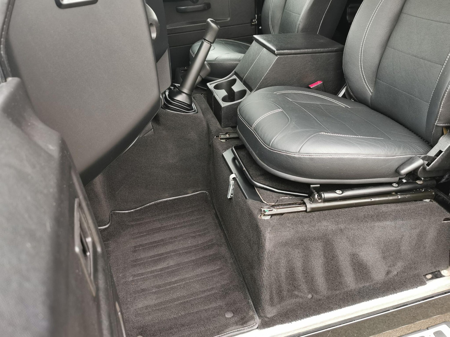 Used Land Rover Defender 90 for sale - 77799423: Photo 10