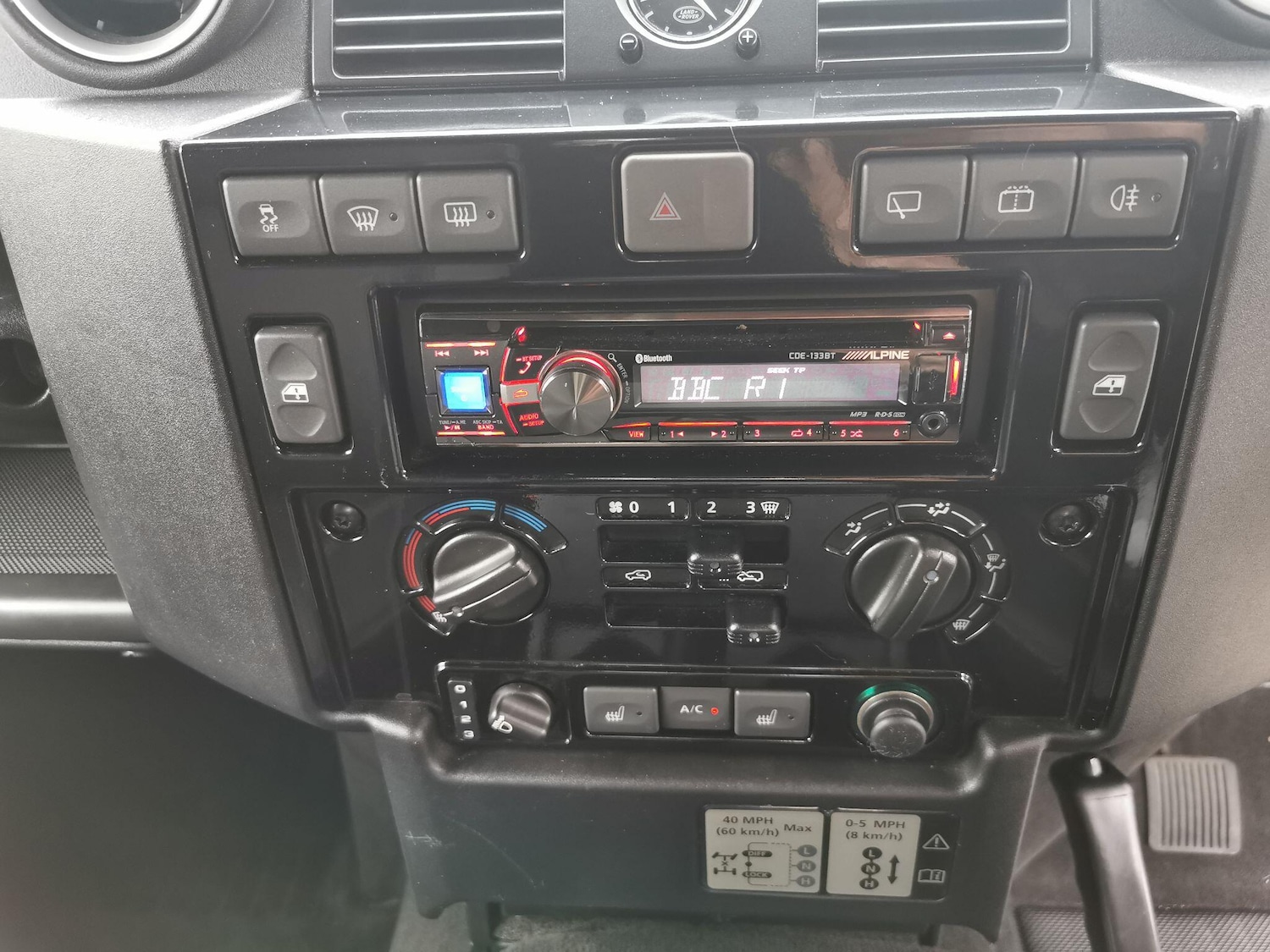 Used Land Rover Defender 90 for sale - 77799423: Photo 12