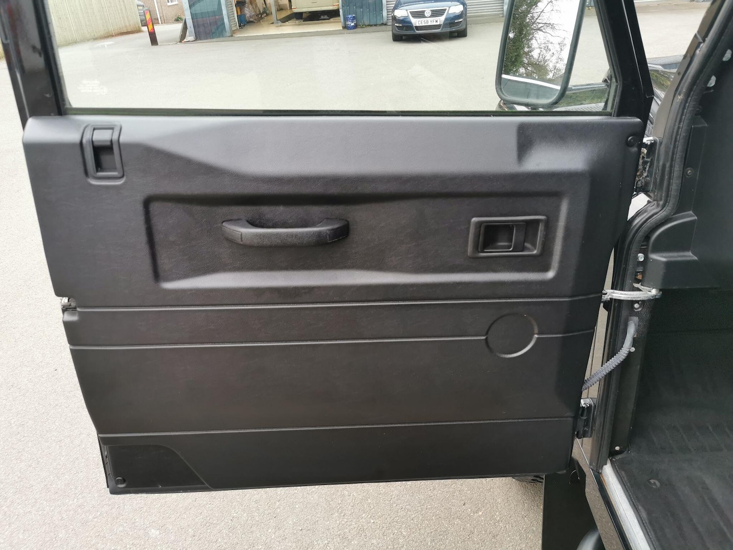 Used Land Rover Defender 90 for sale - 77799423: Photo 15