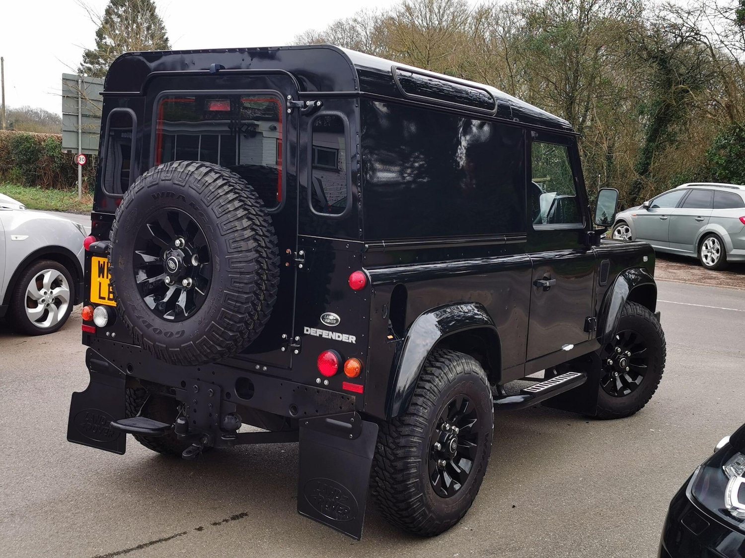 Used Land Rover Defender 90 for sale - 77799423: Photo 3