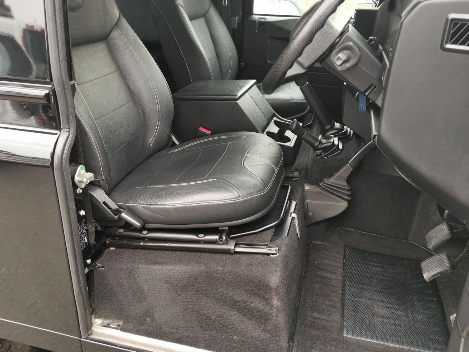 Used Land Rover Defender 90 for sale - 77799423: Photo 9