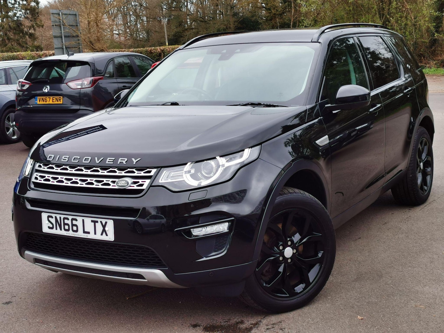 Used Land Rover Discovery Sport 2016 for sale - 78204648: Photo 2