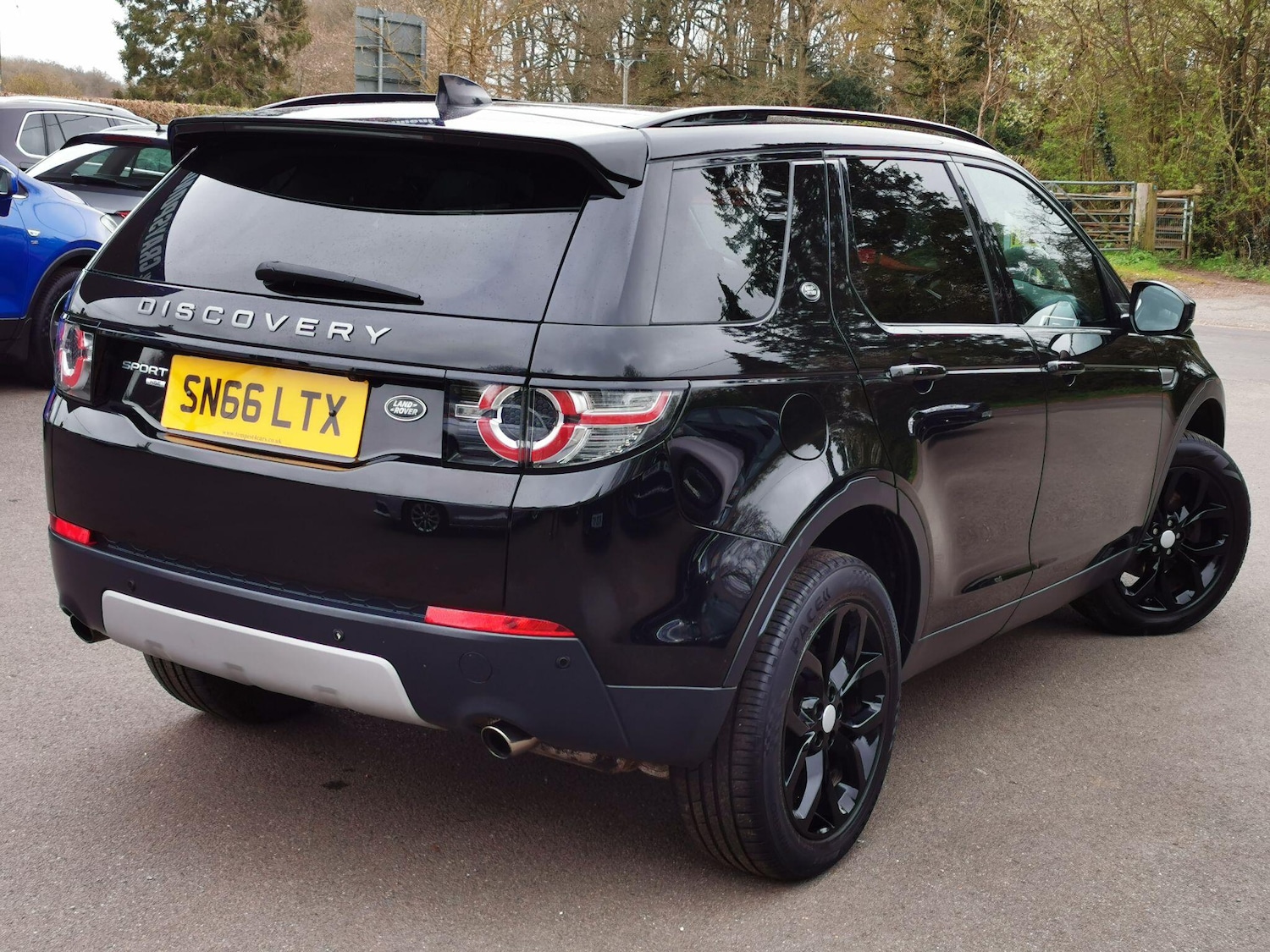 Used Land Rover Discovery Sport 2016 for sale - 78204648: Photo 3