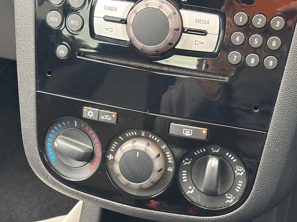 Used Vauxhall Corsa 2013 for sale - 76147696: Photo 10