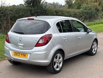 Used Vauxhall Corsa 2013 for sale - 76147696: Photo 2