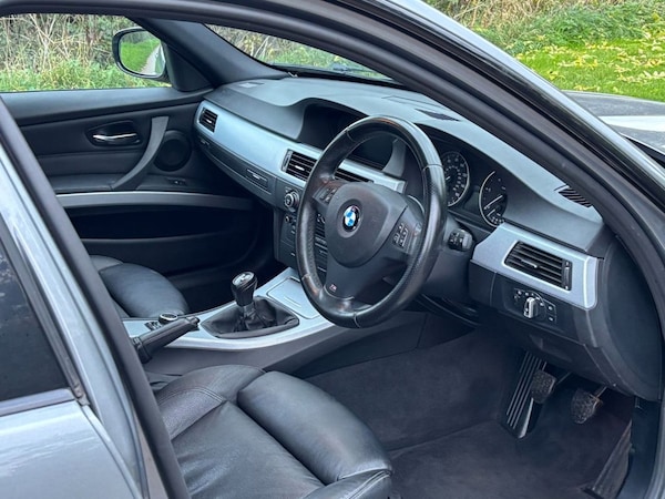 Used BMW 3 Series 2011 for sale - 76256760: Photo 32