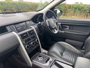 Used Land Rover Discovery Sport 2016 for sale - 75831278: Photo