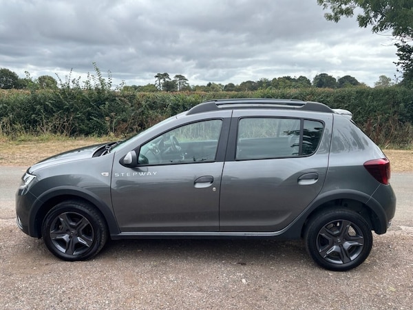 Used Dacia Sandero Stepway 2017 for sale - 76105538: Photo 18