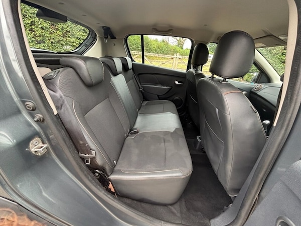 Used Dacia Sandero Stepway 2017 for sale - 76105538: Photo 22
