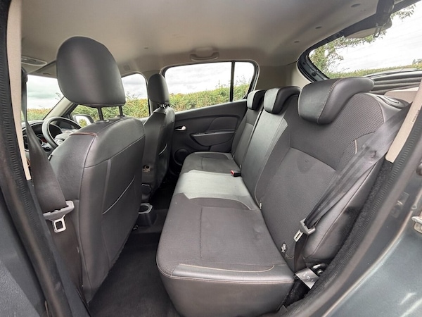 Used Dacia Sandero Stepway 2017 for sale - 76105538: Photo 24