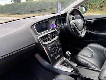 Used Volvo V40 2015 for sale - 75307165: Photo